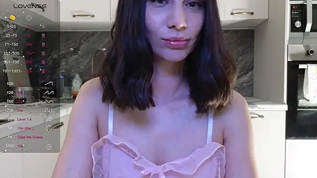 Snapshot of Alice_Wonders chatting on October 10, 2025, 7:24 pm Alice Wonders online show from October 10, 2025, 7:24 pm