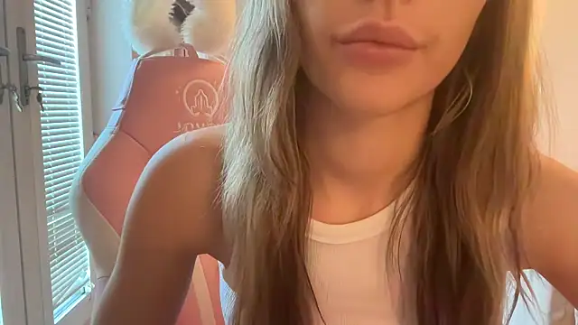 Snapshot of Lillymariee chatting on January 2, 2025, 12:57 pm Lillymariee online show from January 2, 2025, 12:57 pm