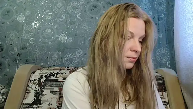 Snapshot of BlondeFox chatting on March 20, 2026, 2:05 am BlondeFox online show from March 20, 2026, 2:05 am