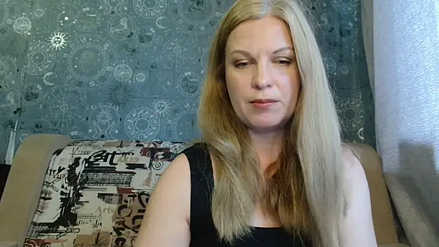 Snapshot of BlondeFox chatting on June 11, 2026, 2:53 am BlondeFox online show from June 11, 2026, 2:53 am