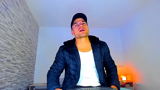 Snapshot of nicolas_herrera chatting on February 10, 2025, 1:14 am nicolas herrera online show from February 10, 2025, 1:14 am