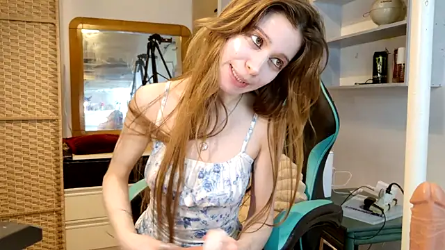 Miaelis online show from April 24, 2026, 4:09 pm