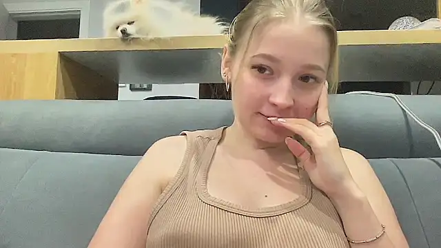 CharmingSarah online show from January 16, 2025, 5:33 pm