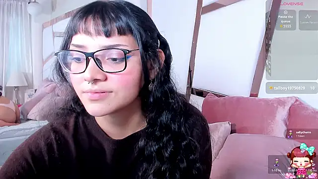 lucyycy online show from October 30, 2025, 5:31 am