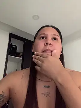 junaiker roa online show from November 14, 2025, 5:11 pm