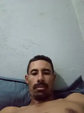 Snapshot of Moreira3307 chatting on June 22, 2026, 10:40 pm Moreira3307 online show from June 22, 2026, 10:40 pm