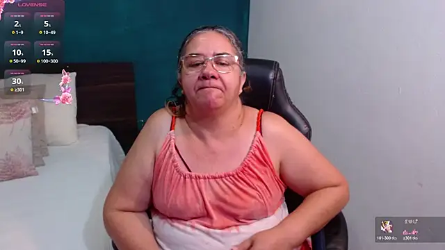 scaelettdubois online show from February 17, 2026, 1:24 am