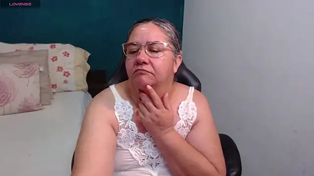 scaelettdubois online show from April 30, 2026, 2:18 am