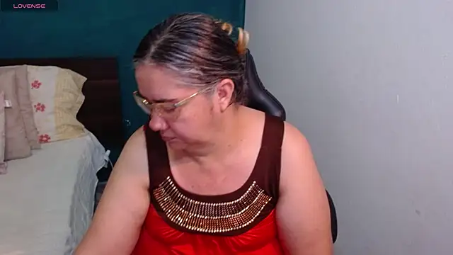 scaelettdubois online show from June 9, 2026, 2:34 am