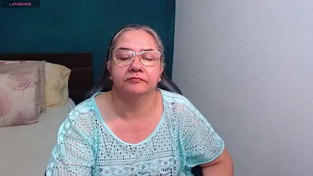 scaelettdubois online show from June 13, 2026, 1:47 am