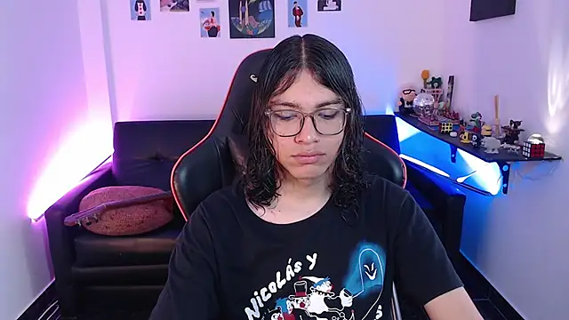 Snapshot of malik_harrison__ chatting on October 29, 2025, 3:58 pm malik harrison   online show from October 29, 2025, 3:58 pm