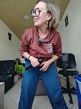 sexymarilyncolombia online show from June 24, 2026, 1:10 pm