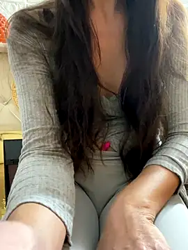 Snapshot of SHARONRodrig chatting on October 26, 2025, 5:52 pm SHARONRodrig online show from October 26, 2025, 5:52 pm