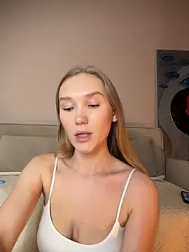 MariaTull online show from November 5, 2025, 6:52 pm