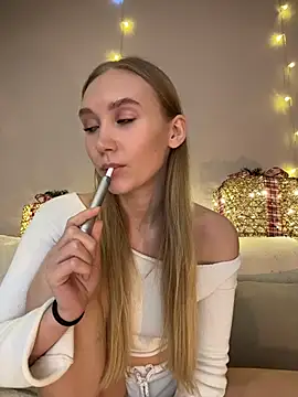 MariaTull online show from December 15, 2025, 10:58 pm