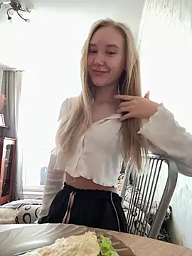 Snapshot of MariaTull chatting on March 13, 2026, 6:31 am MariaTull online show from March 13, 2026, 6:31 am