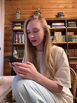 Snapshot of MariaTull chatting on March 15, 2026, 2:12 pm MariaTull online show from March 15, 2026, 2:12 pm