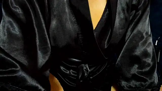 Snapshot of tiffanystonne chatting on October 30, 2025, 3:24 pm tiffanystonne online show from October 30, 2025, 3:24 pm