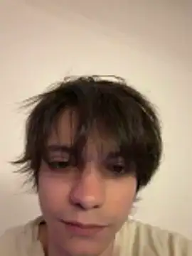 SasukeUhchiaa online show from May 7, 2026, 6:46 pm