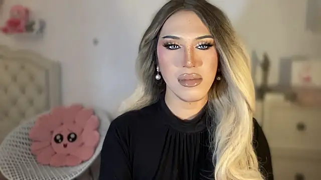 Snapshot of Ts_glamxxxx chatting on September 27, 2025, 12:26 am Ts glamxxxx online show from September 27, 2025, 12:26 am