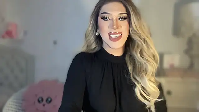 Snapshot of Ts_glamxxxx chatting on October 13, 2025, 1:27 am Ts glamxxxx online show from October 13, 2025, 1:27 am