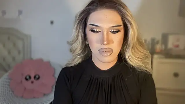 Snapshot of Ts_glamxxxx chatting on October 19, 2025, 2:56 am Ts glamxxxx online show from October 19, 2025, 2:56 am