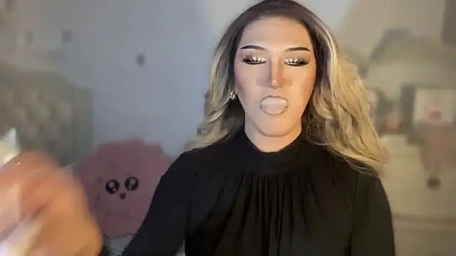 Snapshot of Ts_glamxxxx chatting on October 21, 2025, 12:55 am Ts glamxxxx online show from October 21, 2025, 12:55 am