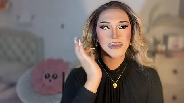 Snapshot of Ts_glamxxxx chatting on October 29, 2025, 12:13 am Ts glamxxxx online show from October 29, 2025, 12:13 am