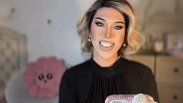 Snapshot of Ts_glamxxxx chatting on October 30, 2025, 12:56 am Ts glamxxxx online show from October 30, 2025, 12:56 am