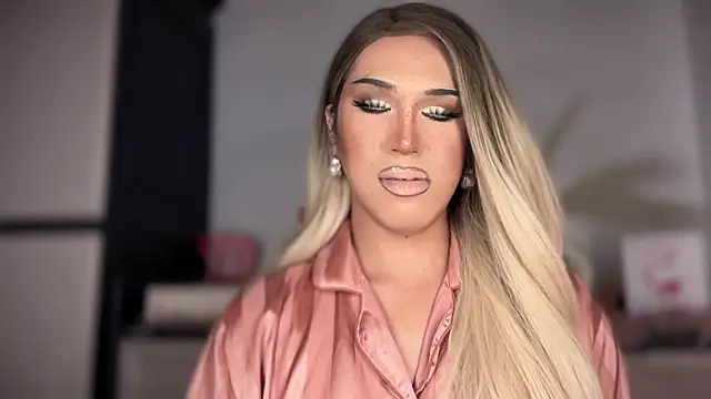 Ts glamxxxx online show from January 7, 2026, 1:41 am