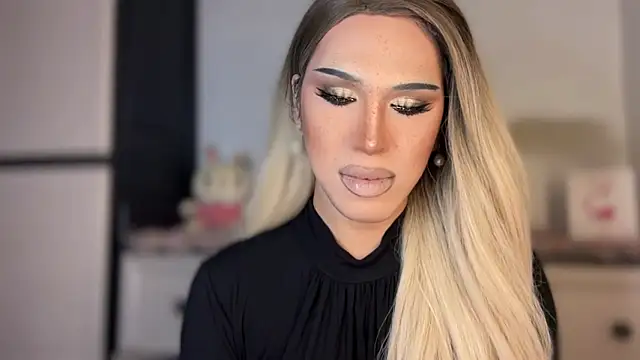 Ts glamxxxx online show from February 10, 2026, 3:32 am