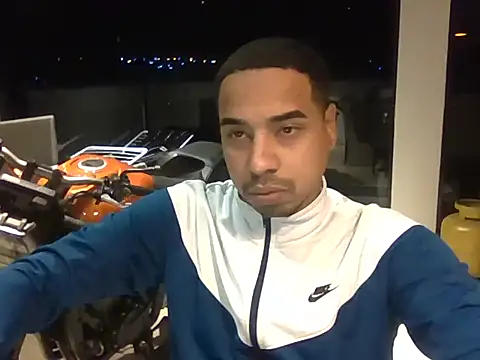 Snapshot of Juninho10c chatting on November 1, 2025, 12:34 am Juninho10c online show from November 1, 2025, 12:34 am