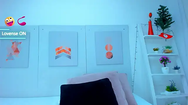 Snapshot of AlessiaMarcu- chatting on December 2, 2024, 11:01 am AlessiaMarcu- online show from December 2, 2024, 11:01 am