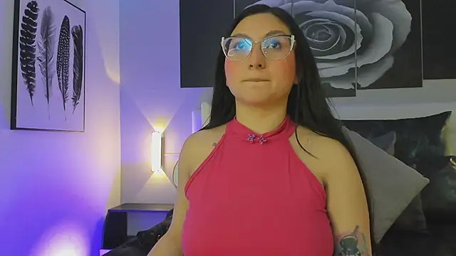 Snapshot of lucy_neil chatting on October 7, 2025, 7:00 pm lucy neil online show from October 7, 2025, 7:00 pm