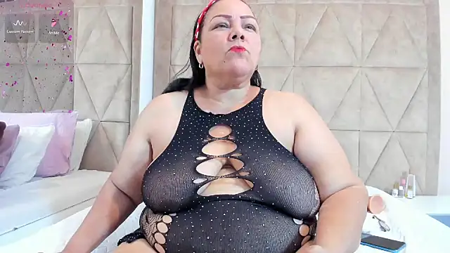 Snapshot of mommy_cute chatting on January 15, 2025, 12:41 am mommy cute online show from January 15, 2025, 12:41 am