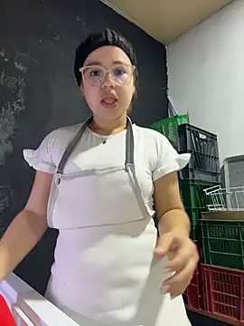 Lucyklein2022 online show from October 19, 2025, 4:51 pm