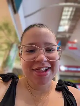 Snapshot of Lucyklein2022 chatting on June 13, 2026, 8:18 pm Lucyklein2022 online show from June 13, 2026, 8:18 pm