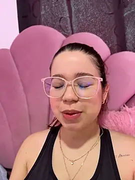 Snapshot of Lucyklein2022 chatting on July 27, 2026, 2:57 pm Lucyklein2022 online show from July 27, 2026, 2:57 pm