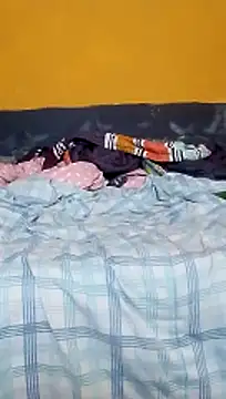 Snapshot of LULE37587001 chatting on February 16, 2026, 2:57 pm LULE37587001 online show from February 16, 2026, 2:57 pm