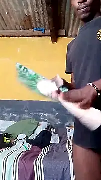 Snapshot of LULE37587001 chatting on March 12, 2026, 6:52 am LULE37587001 online show from March 12, 2026, 6:52 am