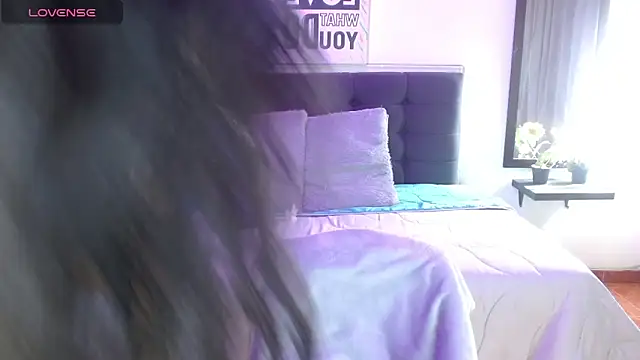 vaness weet online show from October 26, 2025, 7:53 pm