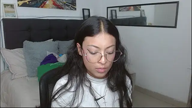 vaness weet online show from December 4, 2025, 9:12 pm