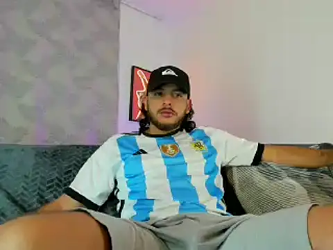 tuyo1995 online show from November 9, 2025, 6:17 pm