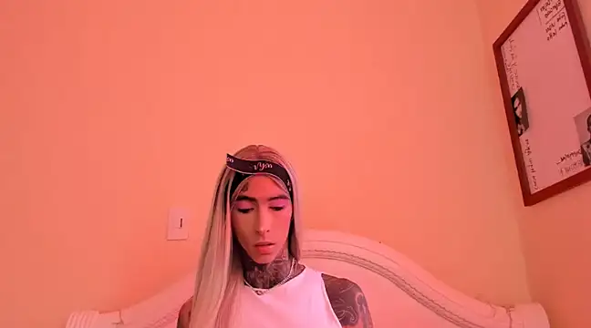 drippyorlovee online show from January 15, 2025, 1:41 pm