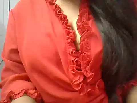 Roopshikha39 online show from December 31, 2024, 7:18 pm