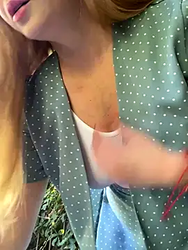 Lady  Maria online show from September 24, 2025, 9:45 am