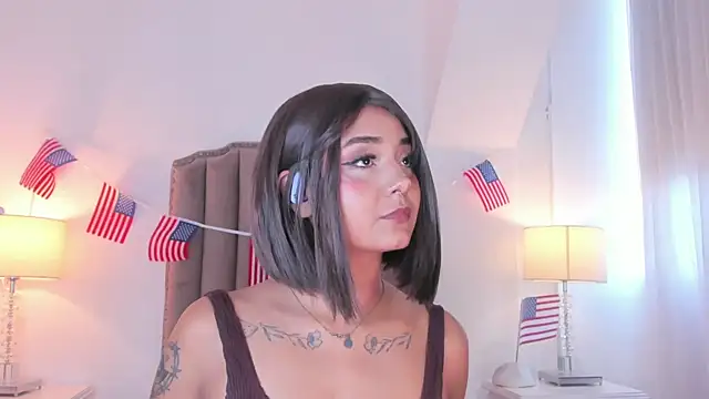 Emma Torres   online show from July 4, 2026, 12:33 pm