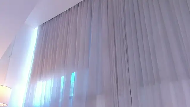 Emma Torres   online show from July 10, 2026, 12:41 pm