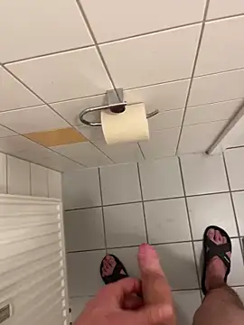 Snapshot of oroszlanw chatting on December 16, 2024, 9:41 pm oroszlanw online show from December 16, 2024, 9:41 pm