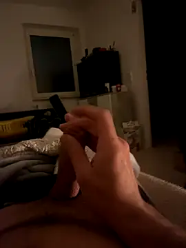 Snapshot of oroszlanw chatting on November 17, 2025, 9:42 pm oroszlanw online show from November 17, 2025, 9:42 pm